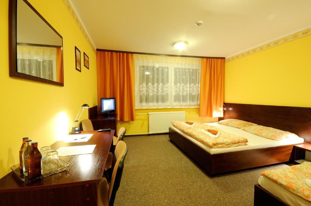 Hotel Gambit I Restauracja Cieszyn Cieszyn  Bagian luar foto