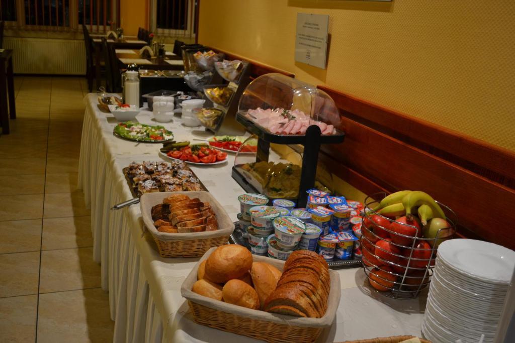 Hotel Gambit I Restauracja Cieszyn Cieszyn  Bagian luar foto